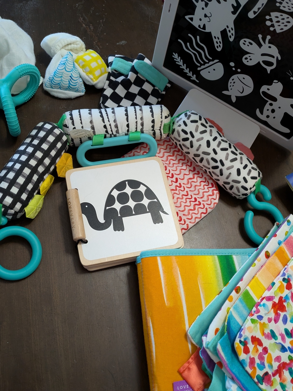 Lovevery Baby Sensory Activity Bundle 0-6months, Incomplete